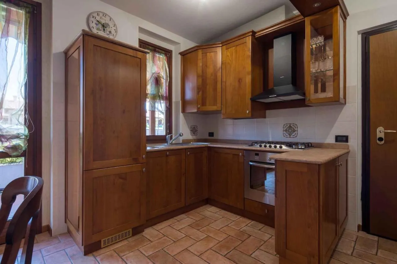 Apartment In Lazise - Gardasee 44905 Itálie